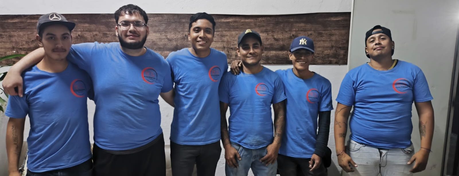 Parte del equipo de Flete Express